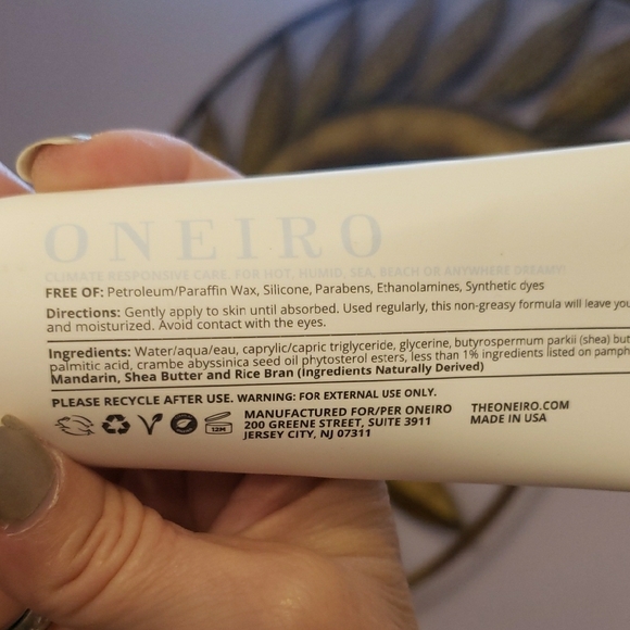 Oneiro Cream Moisturizer Skincare - Picture 2 of 3